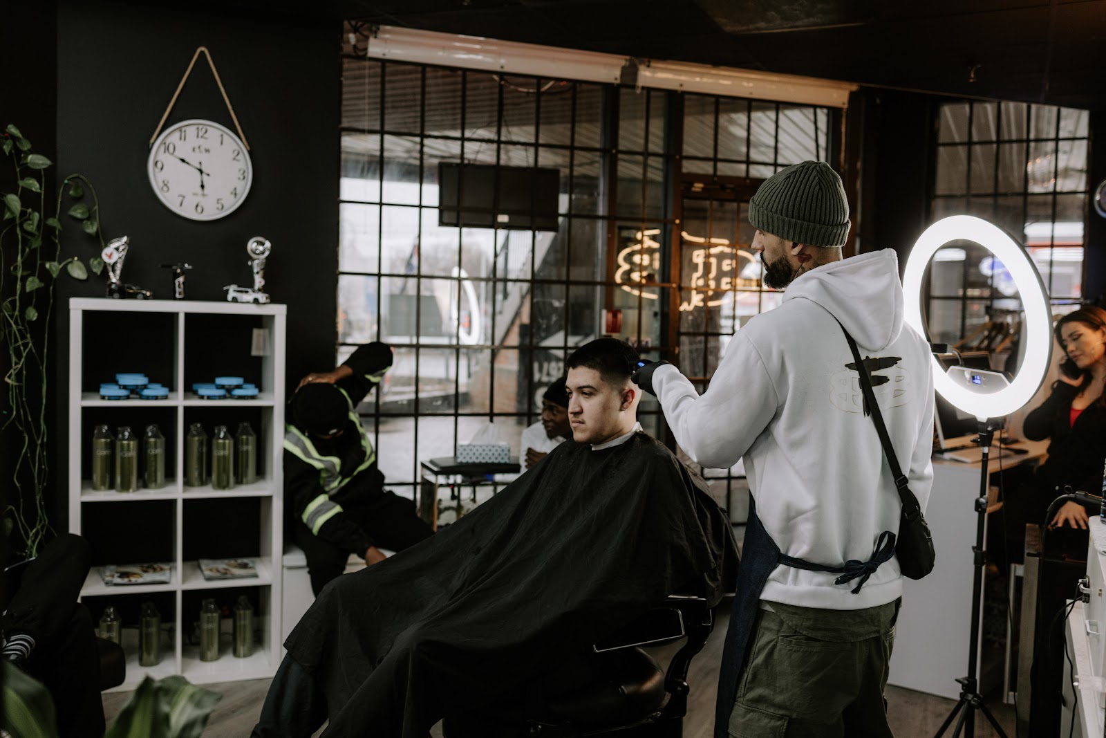 Breezy Fadez barbershop BFB